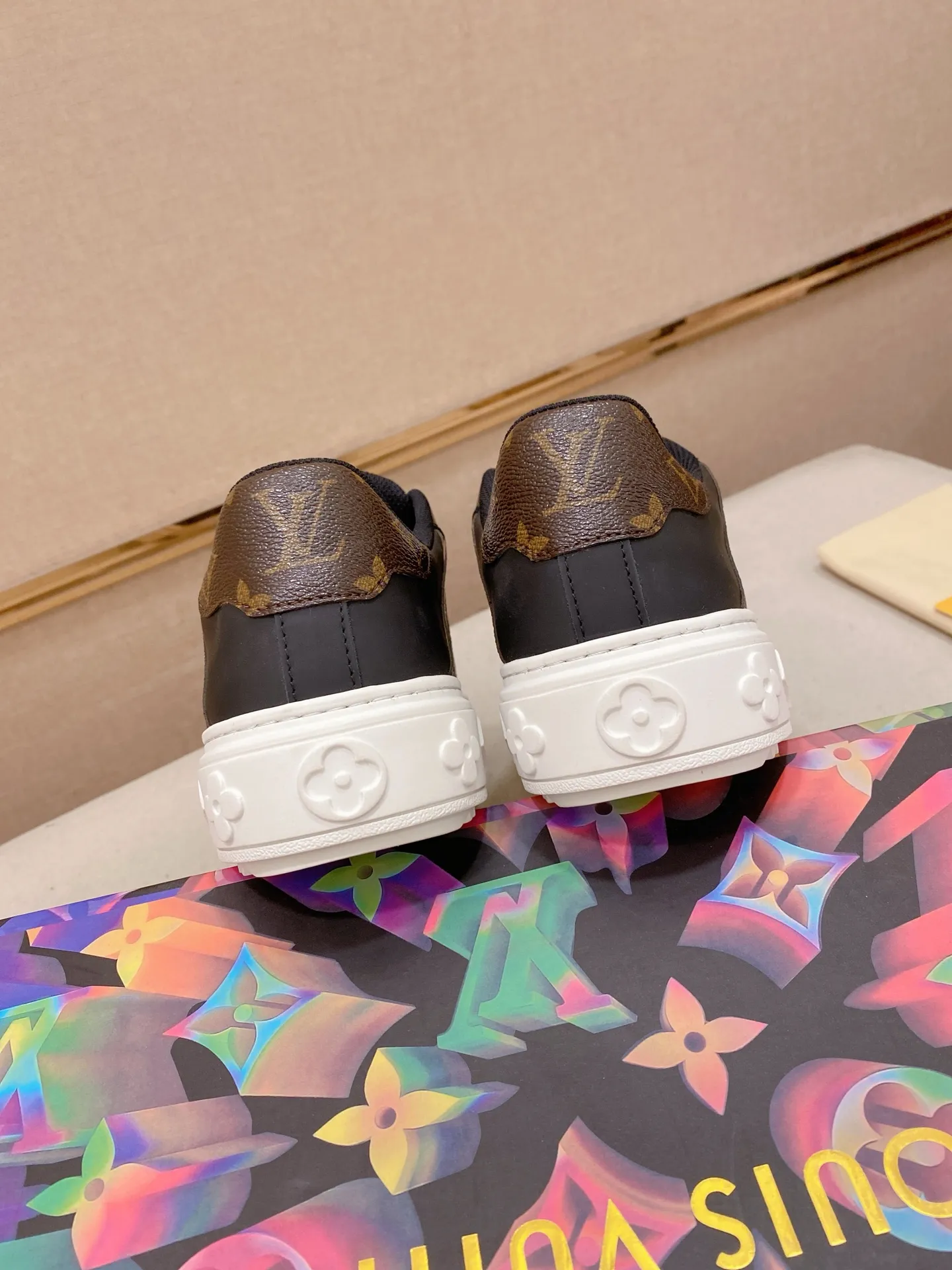 Men's shoes💰: 540💰(Niuli: full package) louis vuitton (Louis Vuitton/lv) top 🔍🔍 new models are on sale at the same time at the counter. The upper 🇮🇹 is imported from Italy, first-layer cowhide, and the lining is fully imported cowhide. 💪💪, completely 1⃣️ to 1 ⃣️Re-engraved🇮🇹💪💪, ⚠Sole: The original sole is specially provided by the original factory, the exclusive movable molded sole is super comfortable, ⚠The original factory follows the order, 🔍🔍high quality, you can enter and exit the counter at will, welcome to compare⚠. Code number:38-44